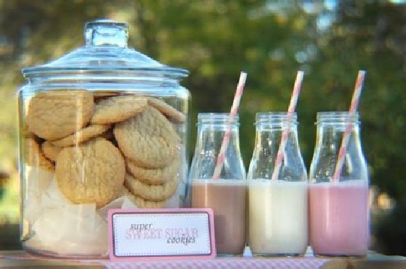 bonbonnière et bouteilles de lait en verre